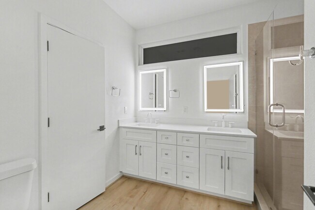 Building Photo - 203 Danna Ln