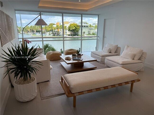 Building Photo - 5900 Collins Ave