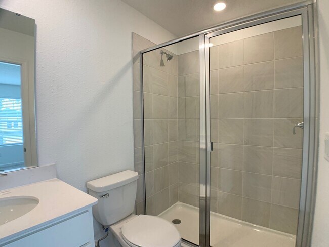 Building Photo - 697 Holly Lks Dr