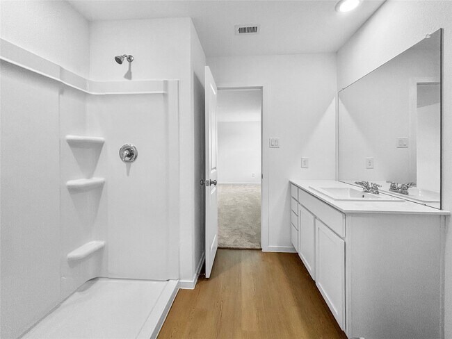 Building Photo - 5818 Starling Dr