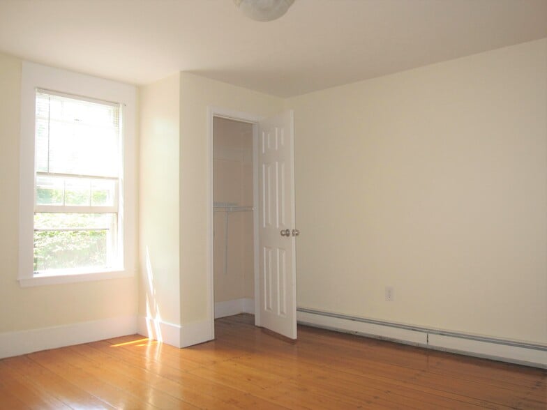 Building Photo - 316 Conant Rd