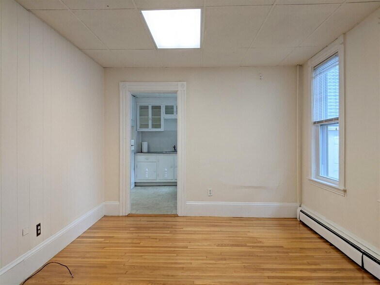 Building Photo - 20 Mossland St