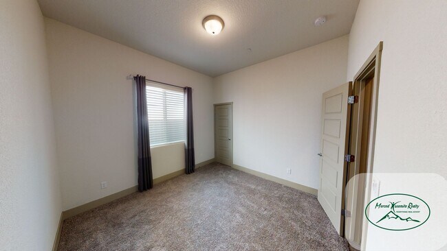 Building Photo - Vacant- Must Apply to schedule viewing