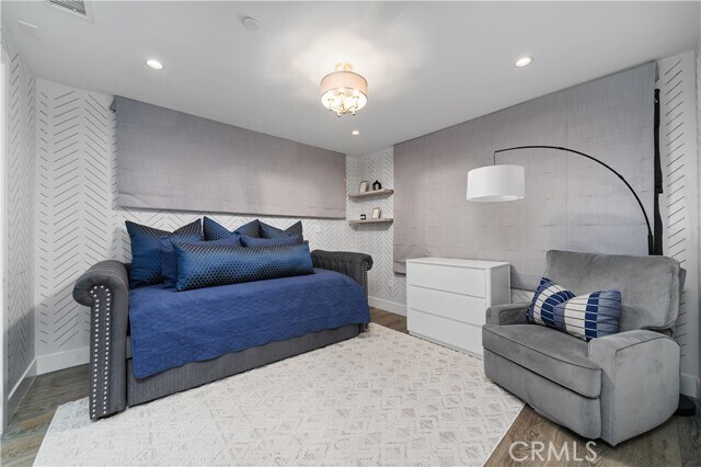 Building Photo - 2037 E Ocean Blvd