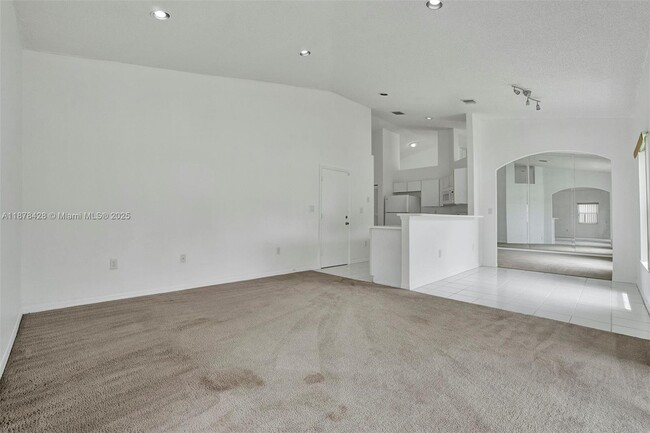 Building Photo - 10660 SW 20th Ct