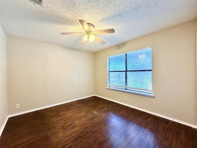 Building Photo - 3309 Fallmeadow St