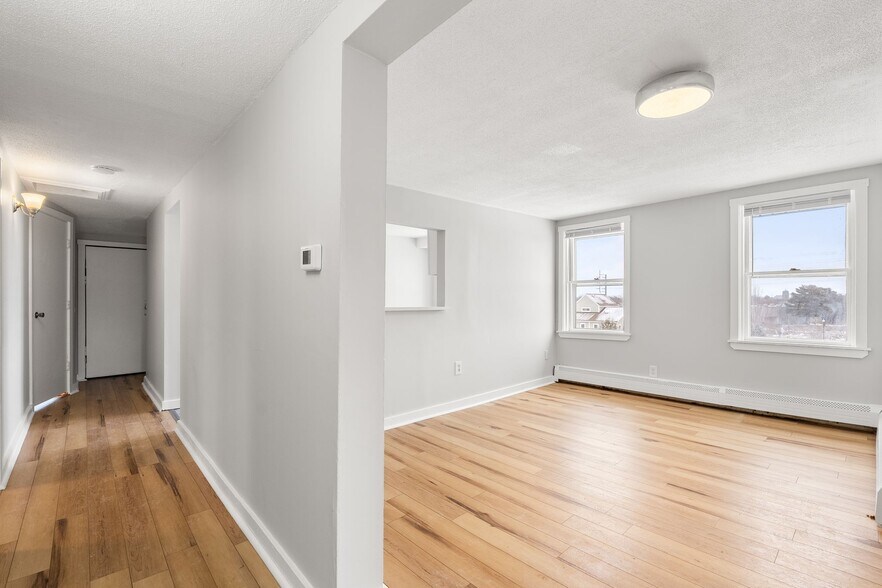 Building Photo - 25 Porter St