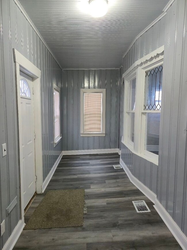 Building Photo - 3240 W 64th Pl