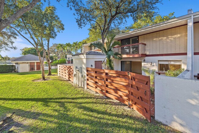 Building Photo - 3012 Willow Ln