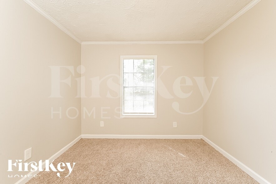 Building Photo - 160 Sherwood Loop