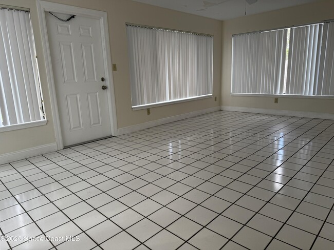 Building Photo - 2943 Telka Lynn Dr