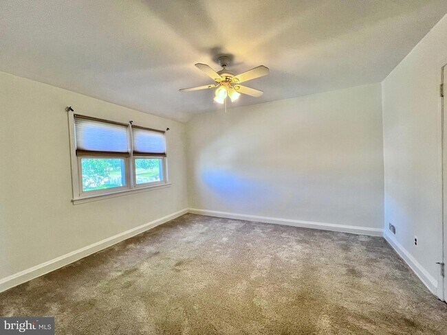 Building Photo - 603 Middlesex Rd