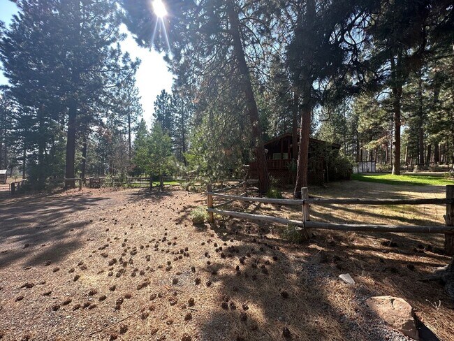 Building Photo - 2659 OR-422