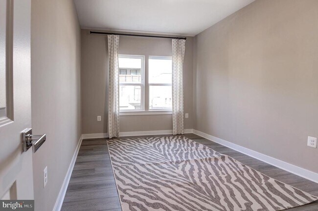 Building Photo - 12875 Mosaic Pk Wy