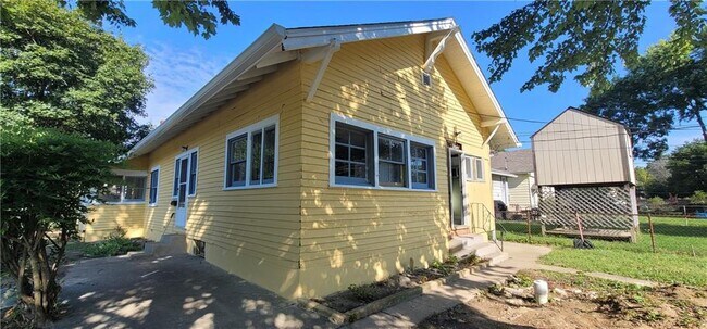 Primary Photo - 5050 E Walnut St