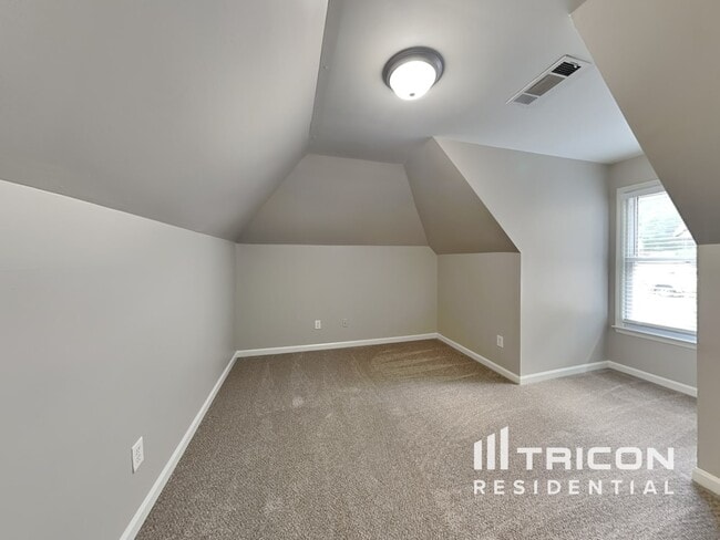 Building Photo - 7067 Brook Side Landing