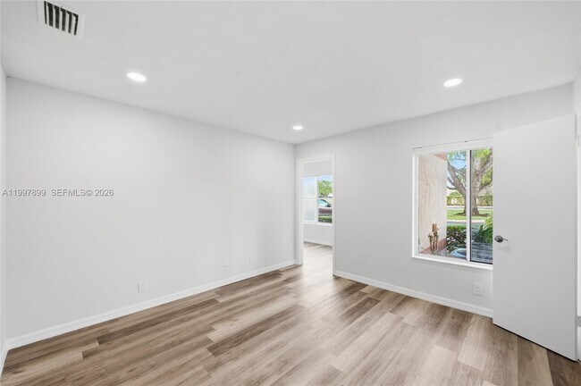 Building Photo - 3310 Pinewalk Dr N