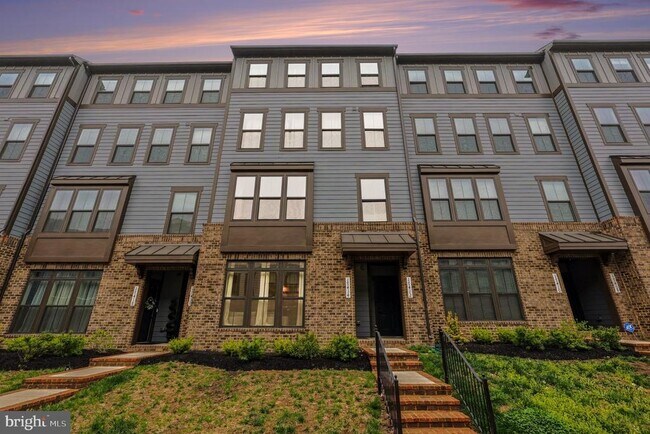 Building Photo - 17414 Southern Shrs Dr