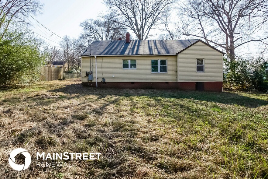 Building Photo - 1130 Mona Dr