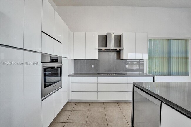 Building Photo - 3360 SW 195th Terrace