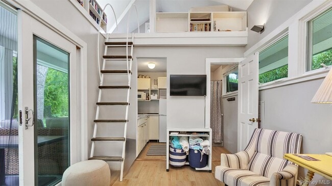 Building Photo - 9 Ocame Ave