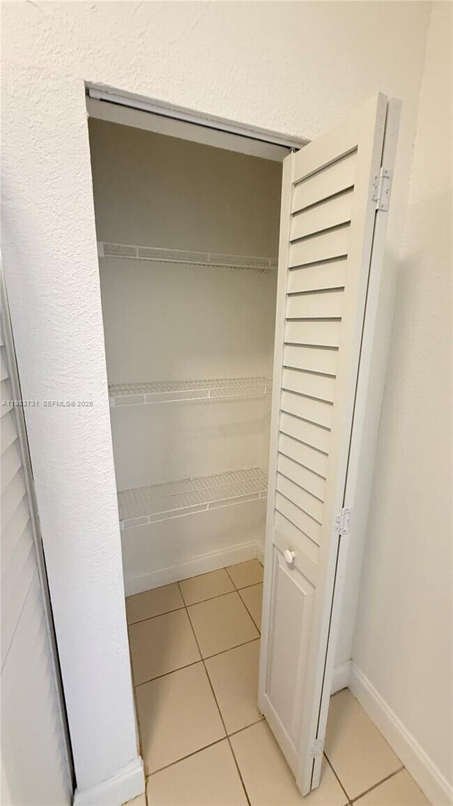 Building Photo - 1663 SE 27th Dr