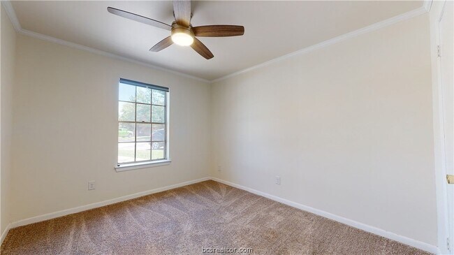 Building Photo - 1601 Cloverdale Ct