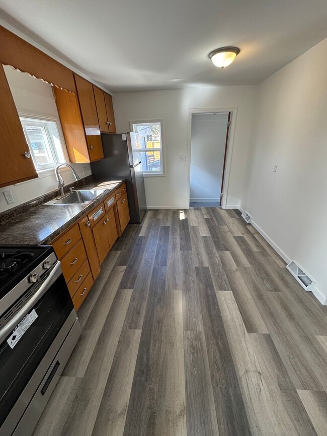 Building Photo - Remodeled 4 Bed, 1 bath W/ Garage