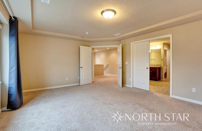 Building Photo - Heritage Crossing Craftsman in Tigard