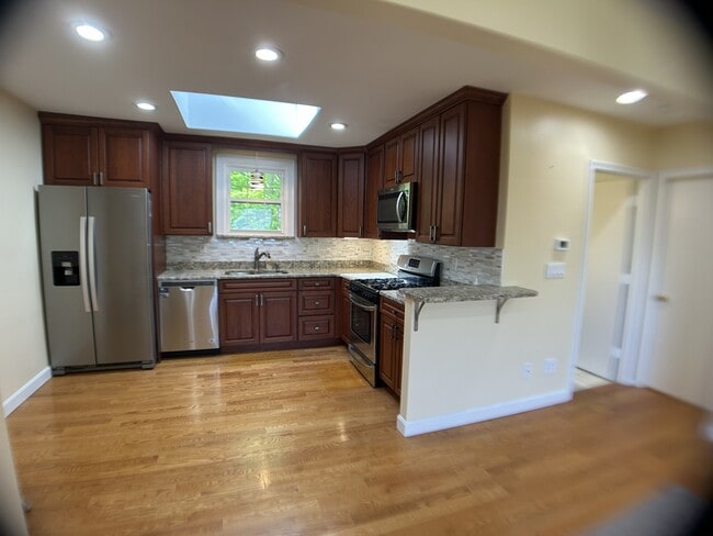 Building Photo - 41 Davis Ave