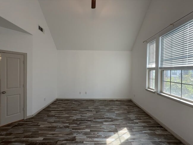 Building Photo - 4027 Snow Goose Trl