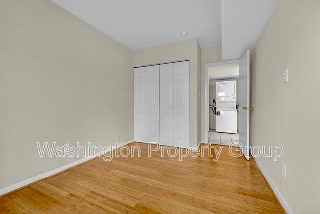 Building Photo - 2200 Castle Rock Square