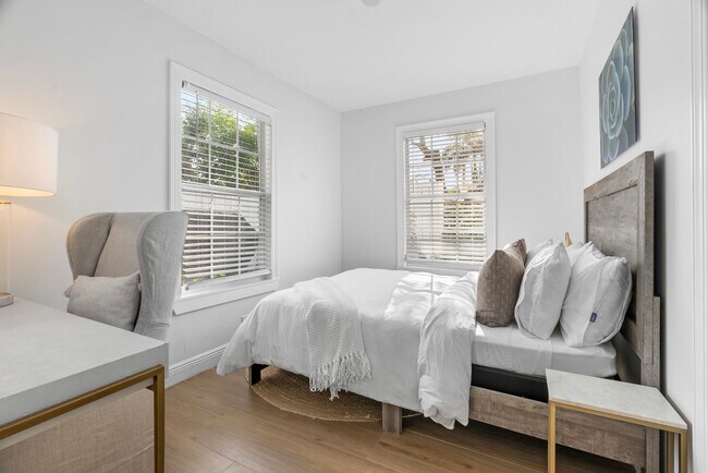 Building Photo - 240 Santa Lucia Dr