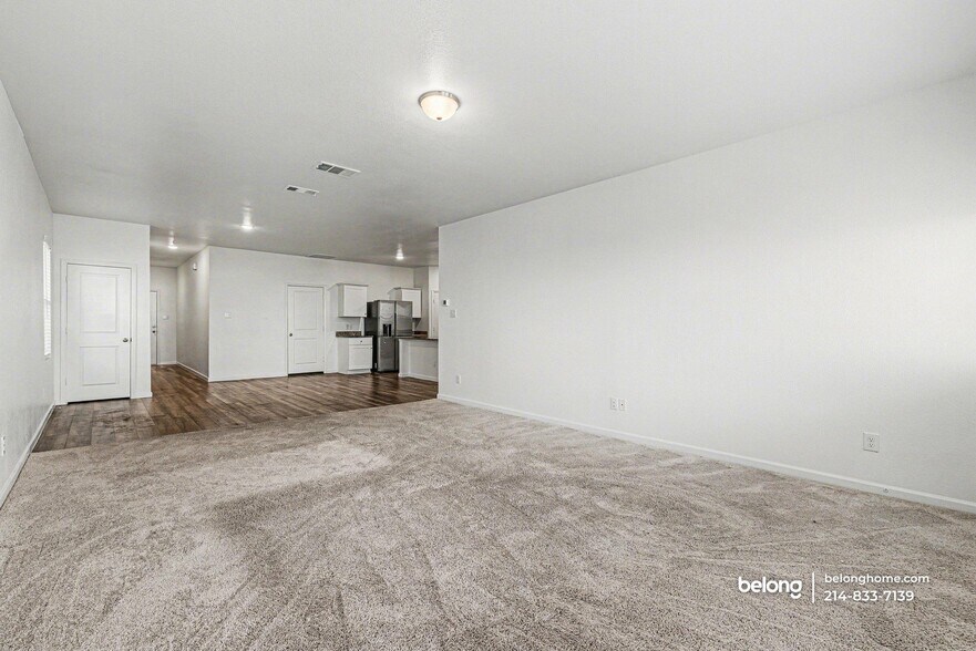 Building Photo - 1806 Chapel Hl Rd