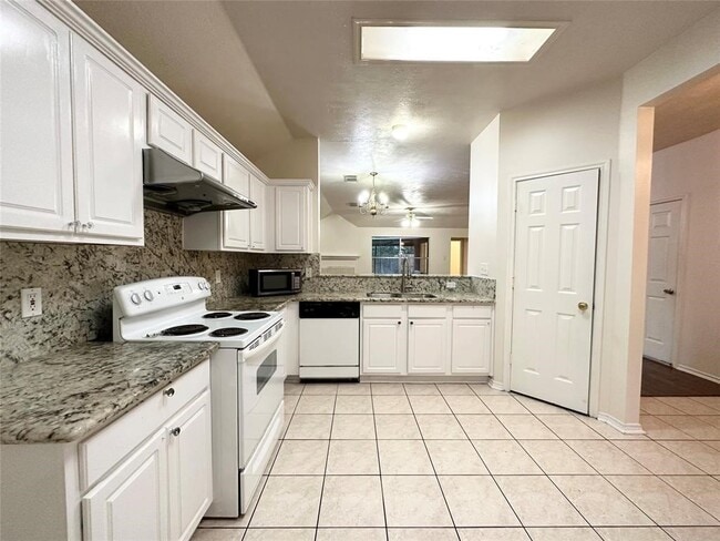 Building Photo - 13130 Eldridge Meadow Dr