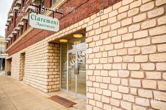 Building Photo - 101 SE 2nd St