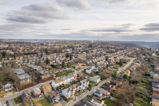 Building Photo - READY FOR MOVE IN! STUNNING 4-bedroom in Greenfield!