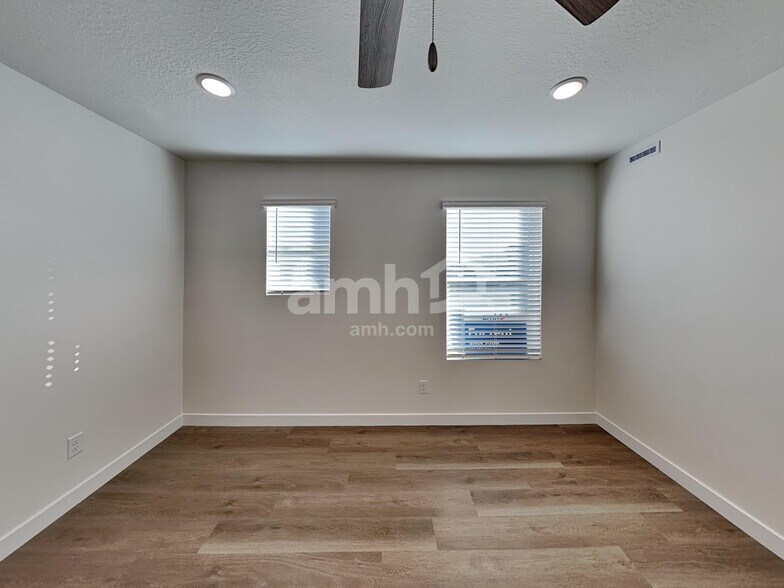 Building Photo - 4672 W Ore Strm Rd