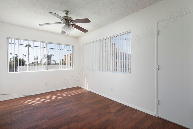 Building Photo - *OPEN HOUSE: 9/20 1:30-2:30PM* Studio Clos...