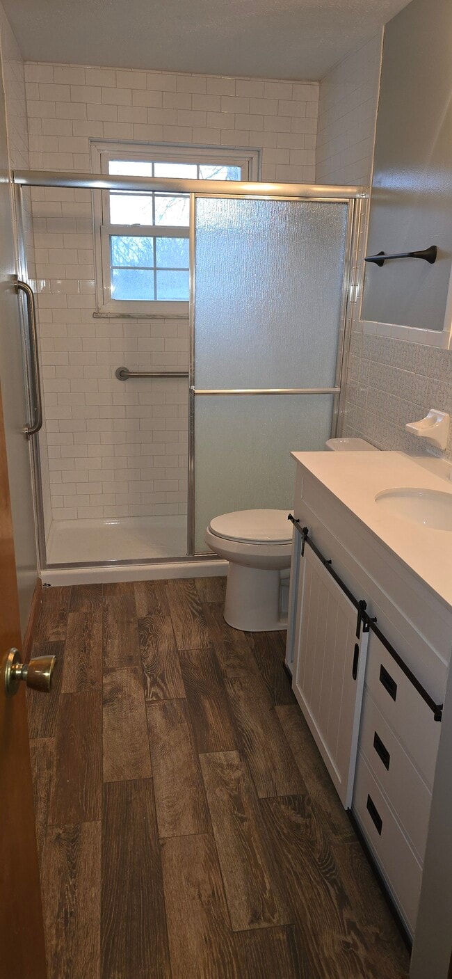 Building Photo - 9112 E Prospect Rd