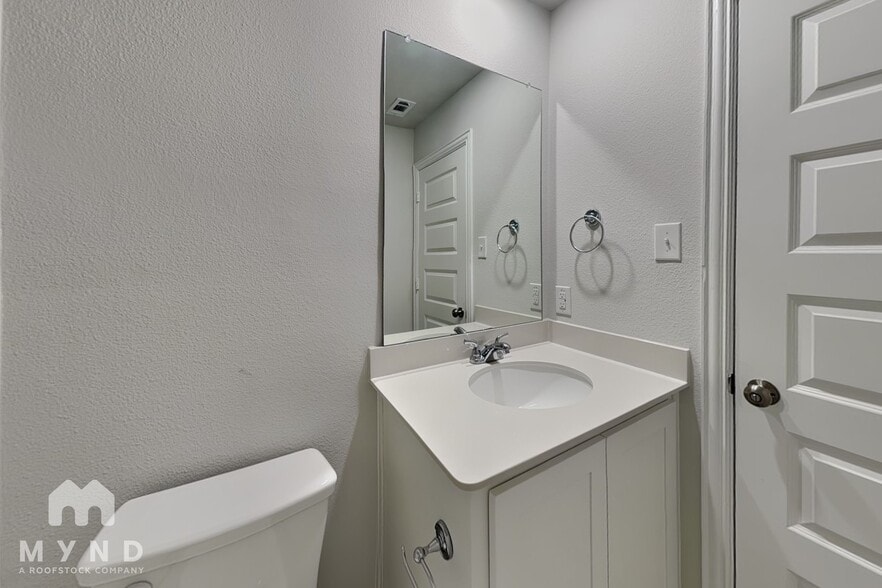 Building Photo - 545 Meadow Run Dr