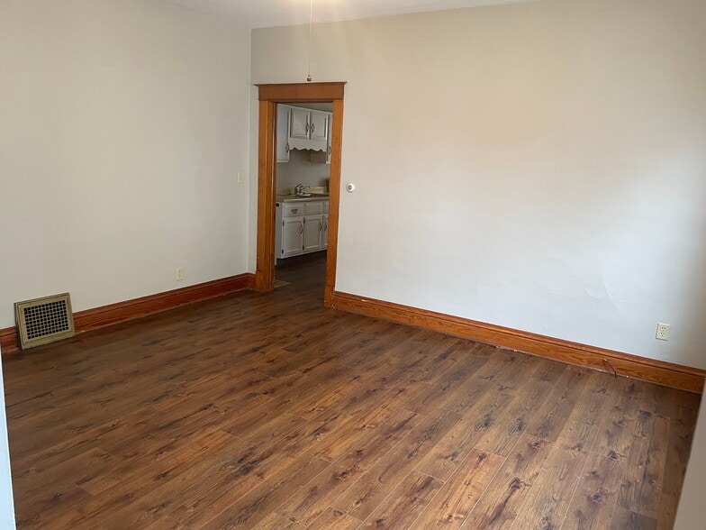 living room - 1721 W 16th St