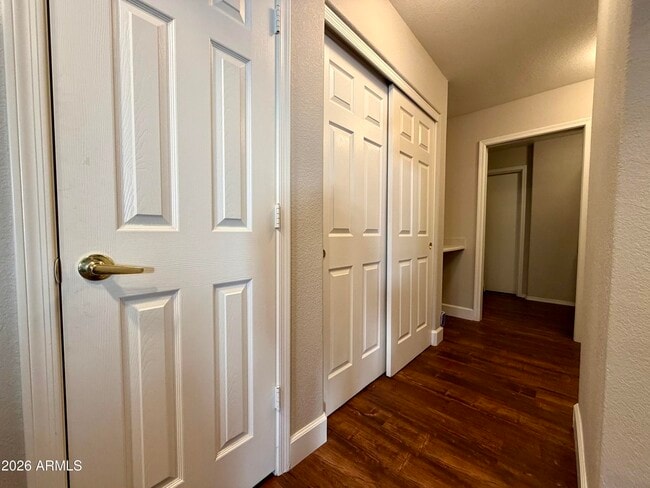 Building Photo - 10232 N 12th Ct