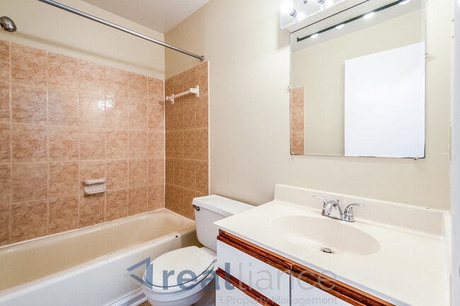 Building Photo - 8701 Grasmere Ct