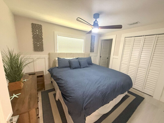 Building Photo - 3006 Gulf Dr