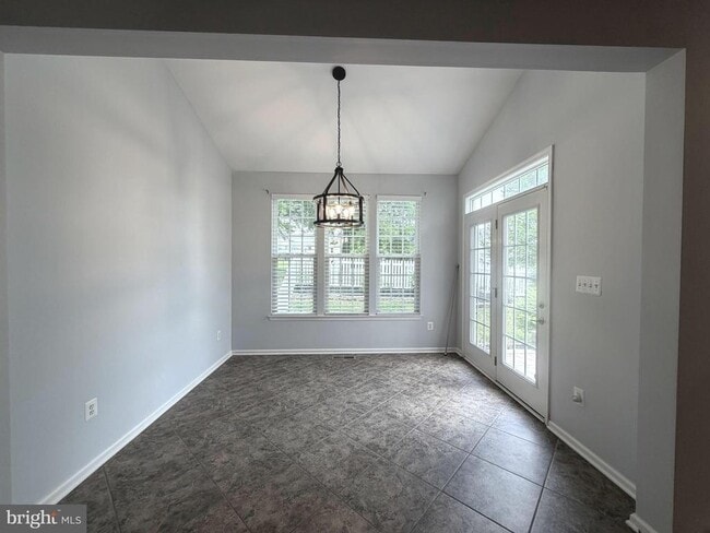 Building Photo - 2911 Lomond Pl