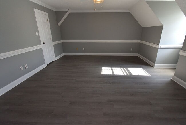 Building Photo - 3924 Hampton Dr