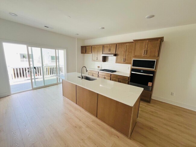 Building Photo - 15321 Sunray Aly
