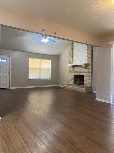 Building Photo - Cozy 3 bedroom Duplex
