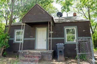 Building Photo - CHECK OUT this 3 bedroom in OKC! - FULLY R...